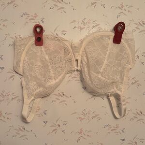 Victoria's Secret Lace Underwire Bra - Cream